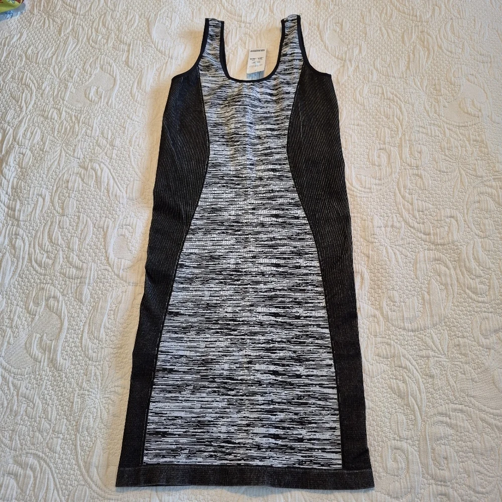 Bebe women's M/L Hourglass Space Eye Tank dress black & white NWT Bodycon - Picture 2 of 6